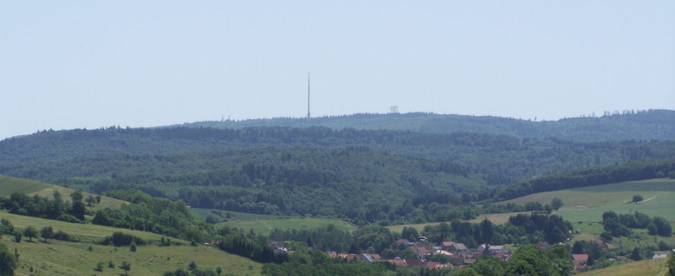 Blick von St. Alban auf den Donnersberg